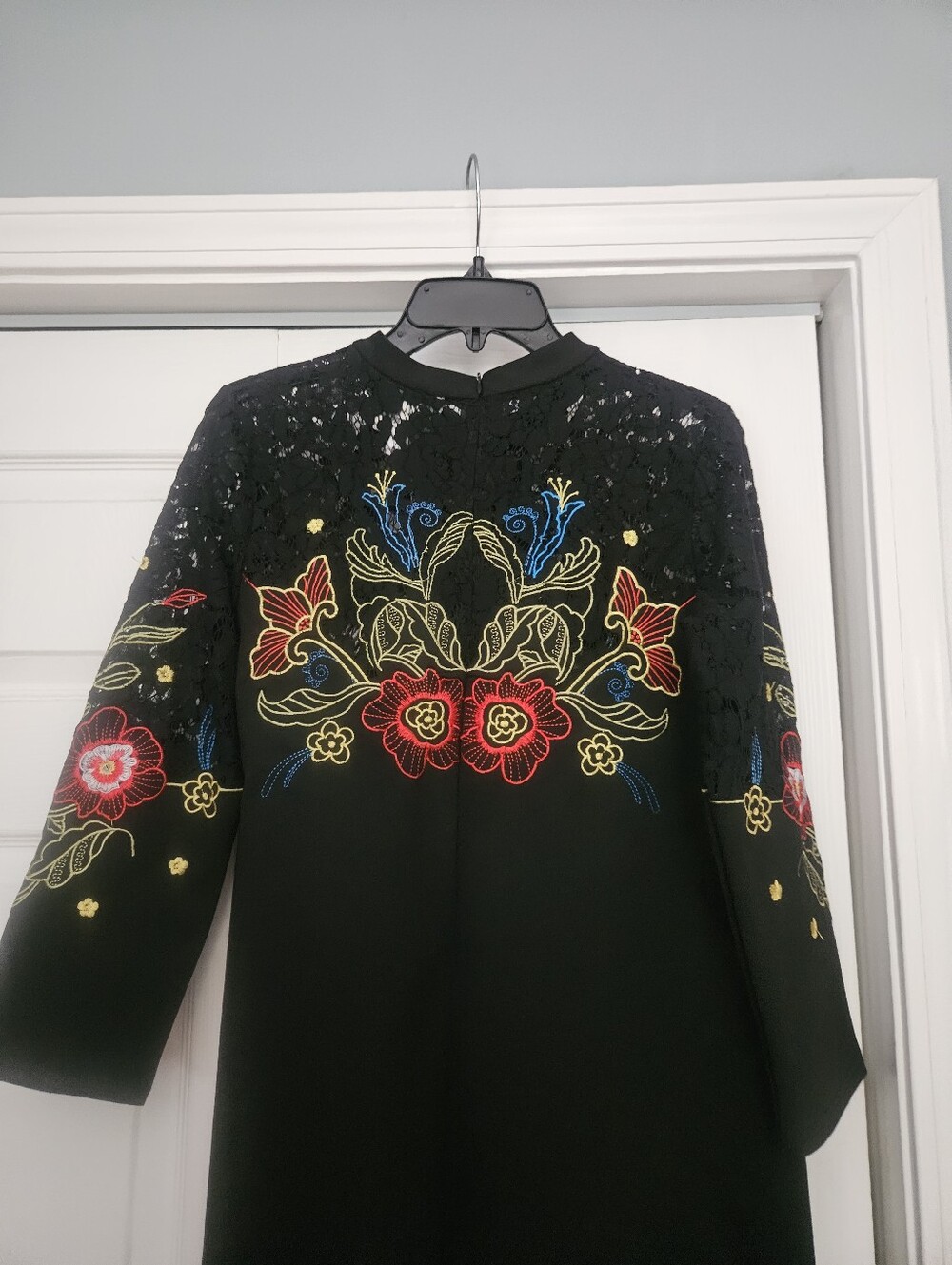 Vicky and Lucas black minidress with embroidered floral design & lace detailing - Picture 4 of 6